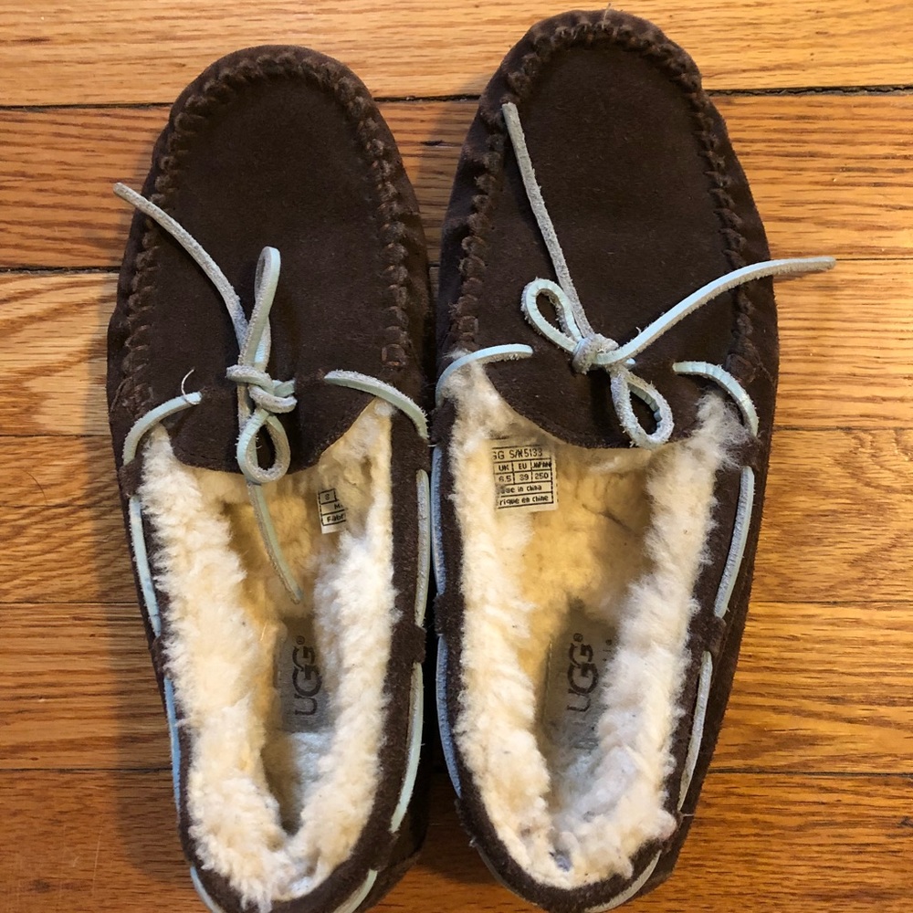 Ugg Dakota moccasin slipper